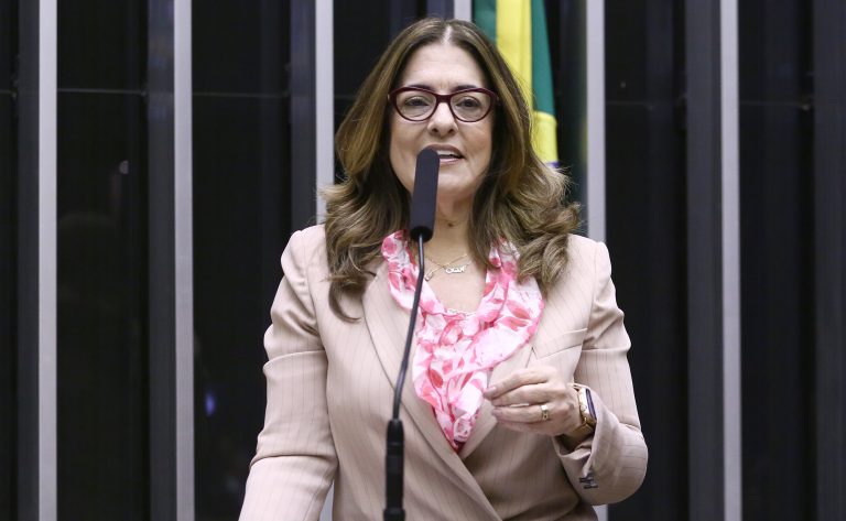 Comissão da Câmara aprova atendimento domiciliar para idosos no SUS - Notícias