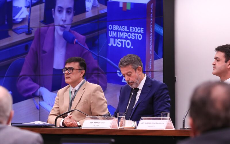 Comissão da Câmara aprova isenção do IR para quem ganha até R$ 5 mil