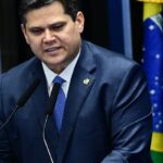 Congresso não admite ingerência em Poderes do Brasil, diz Alcolumbre