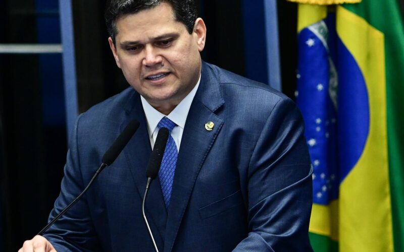 Congresso não admite ingerência em Poderes do Brasil, diz Alcolumbre