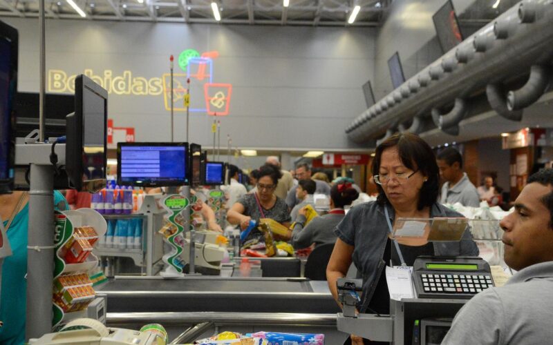 Consumo dos brasileiros cresce 2,63% no primeiro semestre
