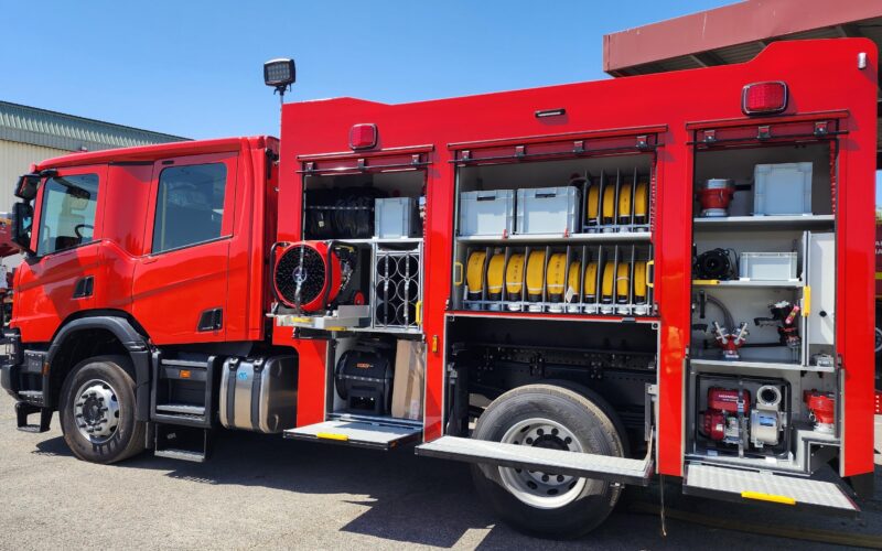 Corpo de Bombeiros de SC investe em renovação da frota de caminhões com veículo de última geração vindo da Espanha