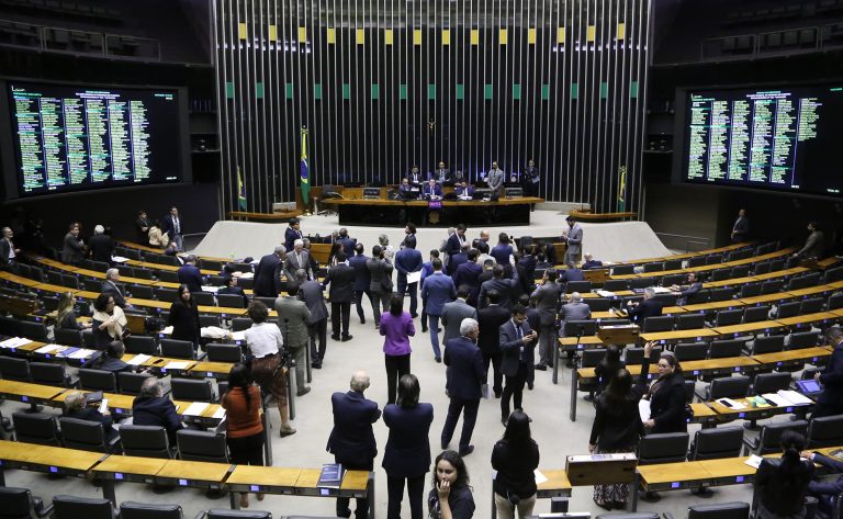 Deputados analisam projeto que altera regras de licenciamento ambiental; acompanhe - Notícias