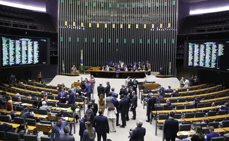 Deputados aprovam urgência para projeto sobre avaliação de incentivos fiscais - Notícias