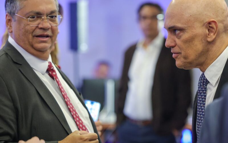 Dino se solidariza e elogia Moraes, alvo de novas sanções dos EUA