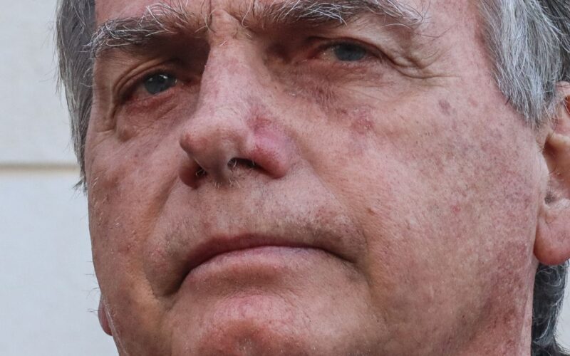 Entenda os motivos para decretação de cautelares contra Bolsonaro