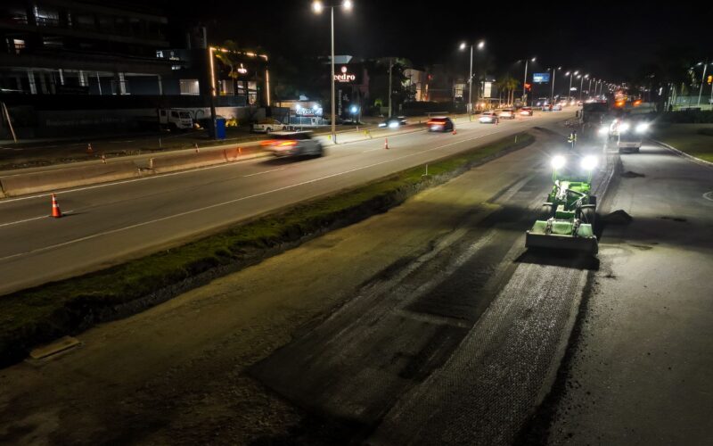 Estrada Boa: triplicação da SC-401 avança com serviços de drenagem, escavação e pavimentação