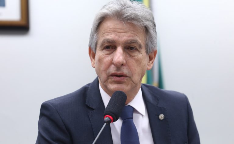 Estudantes pedem fim do teto do Fies e fiscalização das faculdades privadas - Notícias