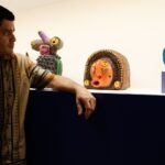 Exposição traz monstros coloridos de barro de artista pernambucano