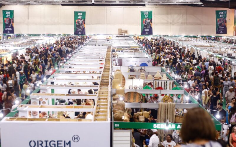 Feira nacional de artesanato exalta indígenas em Olinda