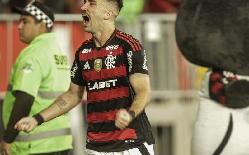 Flamengo vence o Galo e é o novo líder do Campeonato Brasileiro