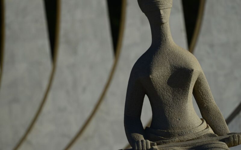 Fux diverge, mas Primeira Turma confirma tornozeleira para Bolsonaro