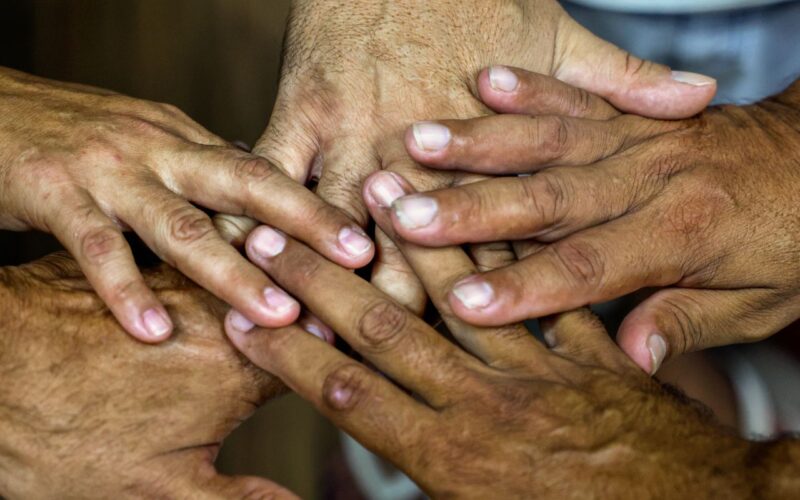 Governo aprova pensão a 61 filhos separados de pais com hanseníase