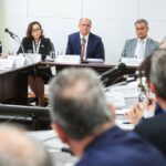 Governo busca negociação com EUA e pede apoio de empresários