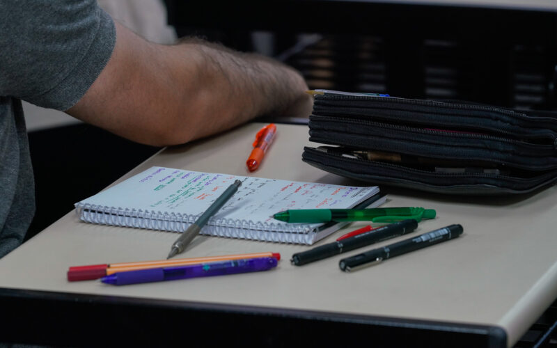 Governo de SC notifica 130 estudantes beneficiados pelos programas Universidade Gratuita e FUMDESC