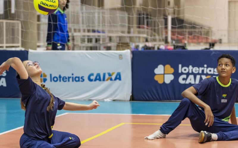 Gratuita, Escolinha Paralímpica leva esporte a jovens com deficiência