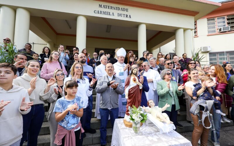 Jorginho Mello participa de celebração pelos 70 anos da Maternidade Carmela Dutra em Florianópolis