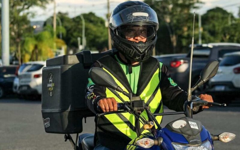 Lei do Rio de Janeiro obriga aplicativos a dar mochilas a entregadores