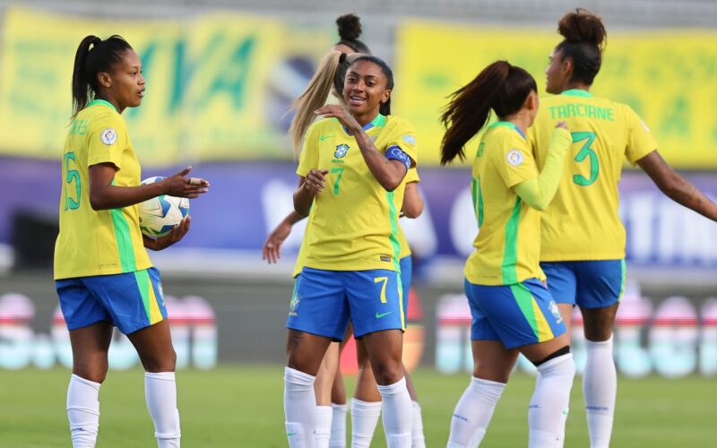 Liderada por Kerolin, seleção goleia Bolívia na Copa América