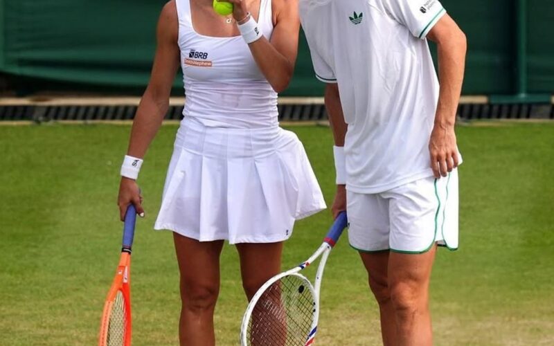 Luisa Stefani avança nas duplas mistas e nas femininas em Wimbledon