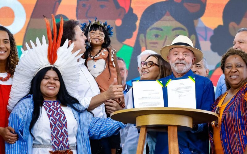 Lula anuncia investimentos em educação para comunidades tradicionais