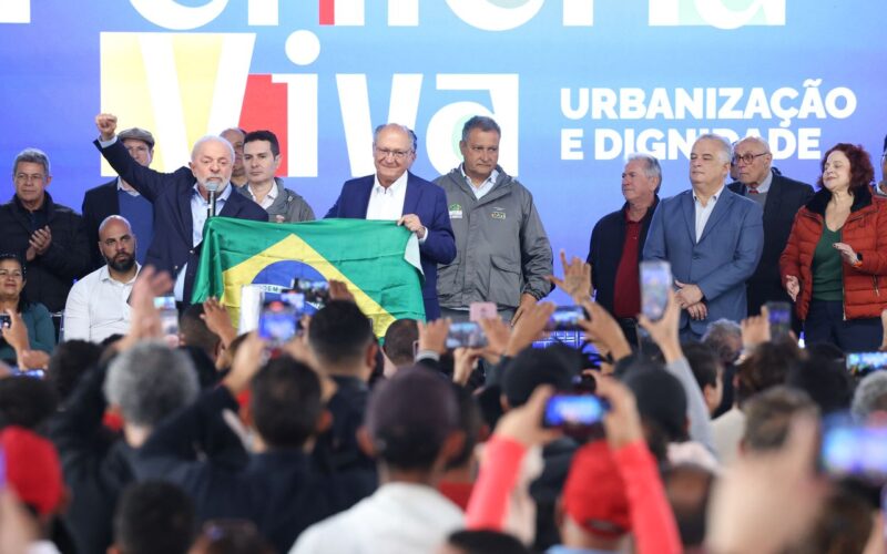 Lula anuncia programa que investirá R$ 4,67 bilhões em bairros pobres