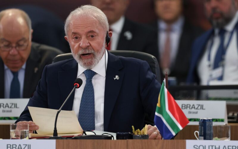 Lula critica incentivos financeiros ao setor de combustíveis fósseis