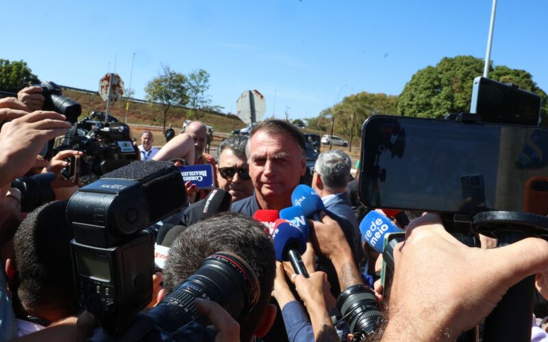 Maioria da 1ª Turma do STF vota por manter cautelares contra Bolsonaro