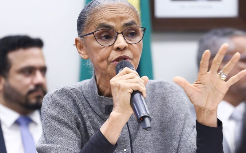 Marina Silva sofre novos insultos em comissão no Congresso