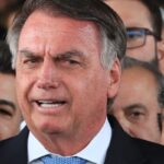 Moraes dá 24 horas para Bolsonaro explicar uso de redes sociais