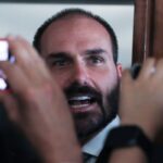 Moraes prorroga inquérito que investiga Eduardo Bolsonaro