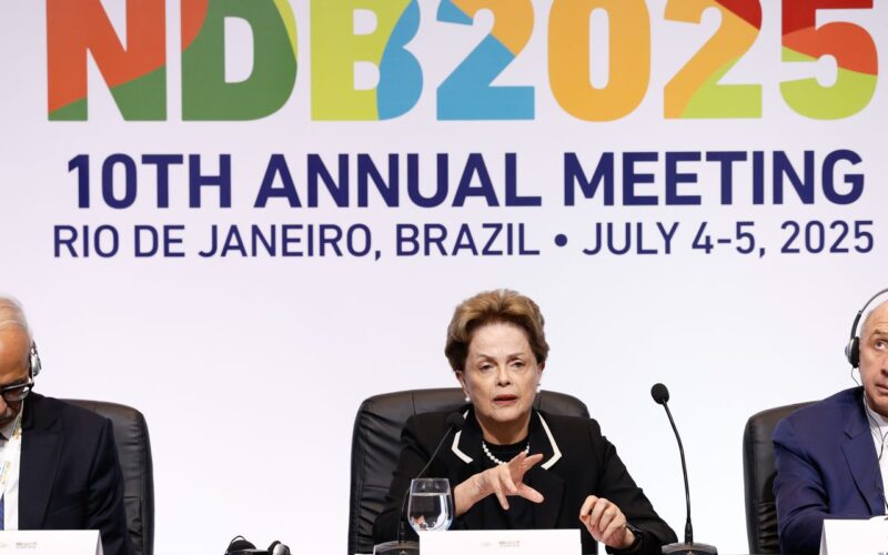 Ninguém quer assumir lugar dos Estados Unidos, diz Dilma Rousseff