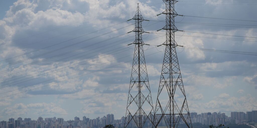 Nova MP tenta evitar alta na conta de luz após derrubada de vetos