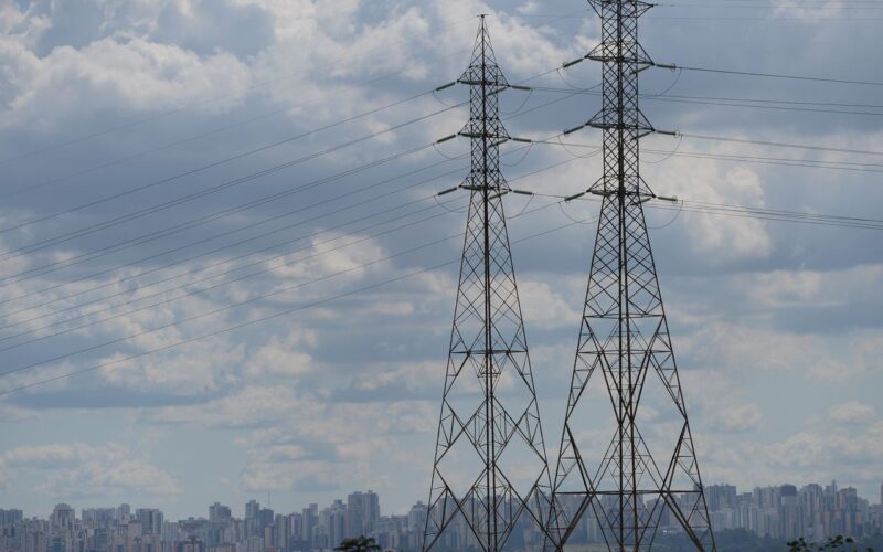 Nova MP tenta evitar alta na conta de luz após derrubada de vetos