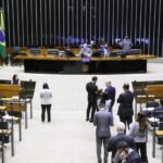 Plenário da Câmara reúne-se nesta manhã para votar criação de grupos parlamentares – Notícias