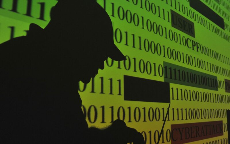 Polícias do RJ e GO miram quadrilha de crimes cibernéticos