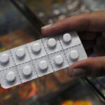 Possível reação do Brasil a tarifaço pode afetar preços de remédios