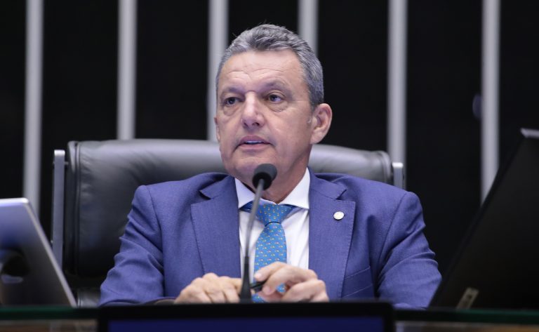 Projeto destina recurso lotérico para pesquisa de doenças raras - Notícias