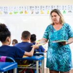 Proposta do Governo de SC para reajuste de 11% e incentivo anual de R$ 3 mil para professores é aprovada na Alesc