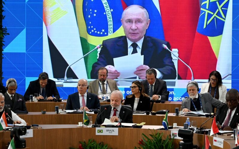 Putin defende Brics como organização-chave com influência em expansão