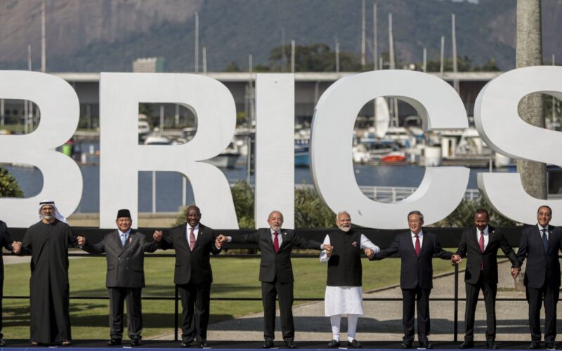 Sanções unilaterais prejudicam direitos humanos, dizem Brics