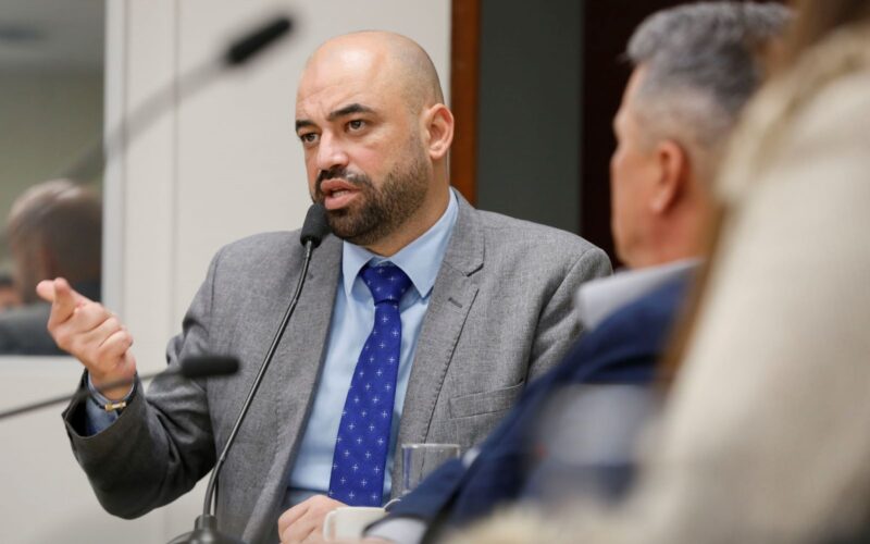 Secretário Diogo Demarchi debate com Bancada da Serra a situação dos Hospitais de Bocaina do Sul e Santa Cecília 