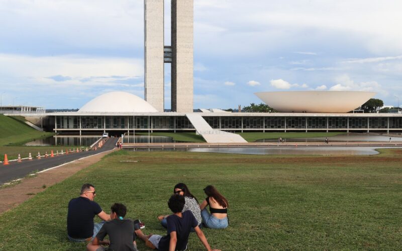 Senado cria comissão para tratar de tarifas com Congresso dos EUA