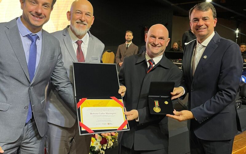 Servidor da Fesporte é condecorado como Comendador do Esporte de Santa Catarina