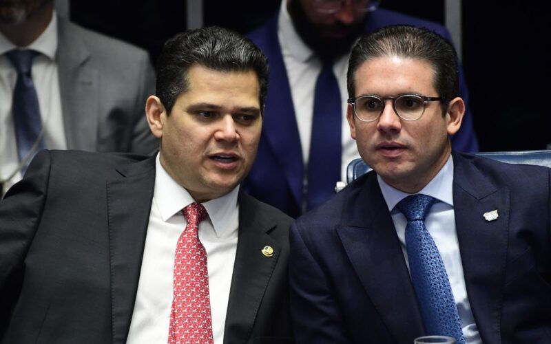 Tarifaço: Congresso pede diálogo nos campos comercial e diplomático