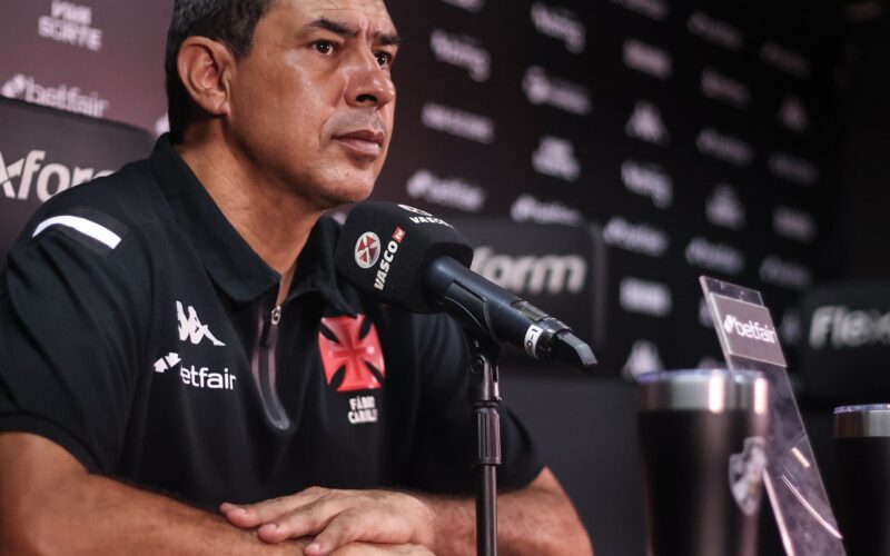 Vitória anuncia contratação do técnico Fabio Carille