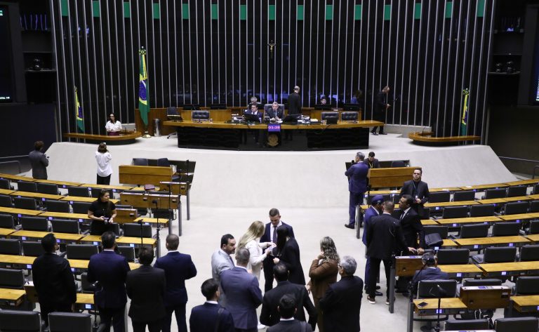 Câmara analisa pedidos de urgência para projetos de lei; acompanhe - Notícias