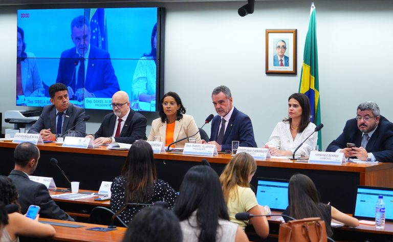 Anatel nega que novo regulamento prejudique consumidores dos serviços de telefonia - Notícias