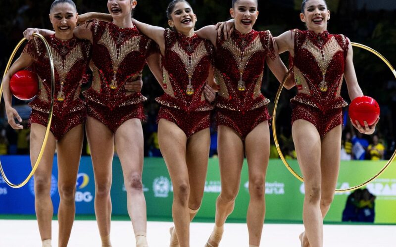 Ao som de “Evidências”, Brasil conquista prata na série mista