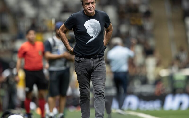 Atlético-MG anuncia saída do técnico Cuca, oito meses após contratação